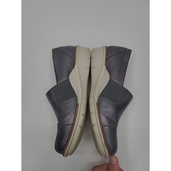 Dansko Julia Loafer Silver Shoes Women's Size 9 Leather Flats - Picture 3 of 10